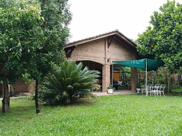 comprar casa paraguay ypacarai con terreno 27 23 4