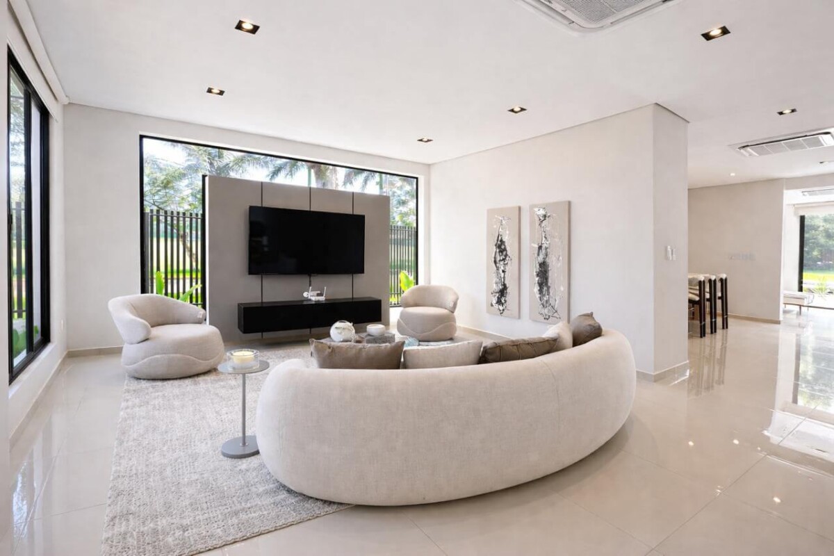 luxus-villa-lambare-wohnzimmer-designermoebel