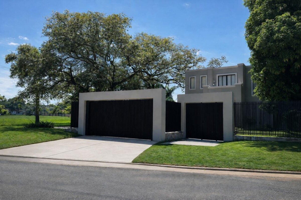 moderne-architektenvilla-lambare-frontansicht-2