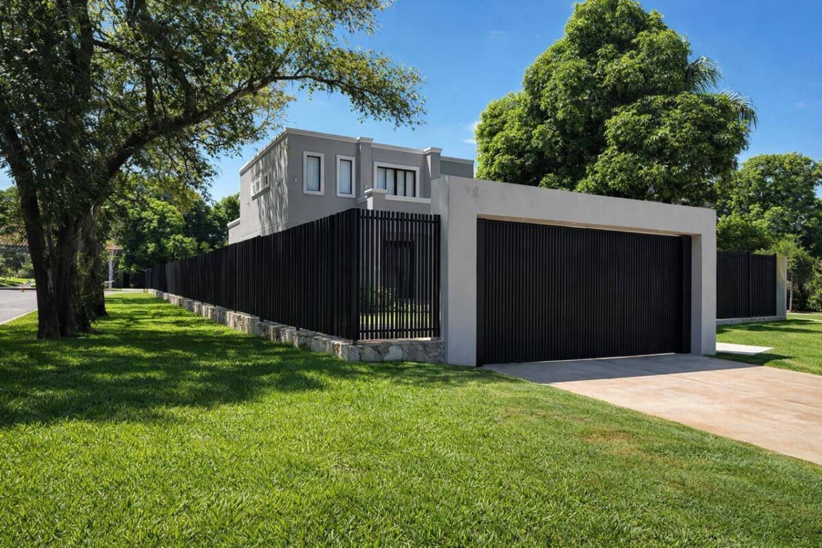 moderne-architektenvilla-lambare-frontansicht