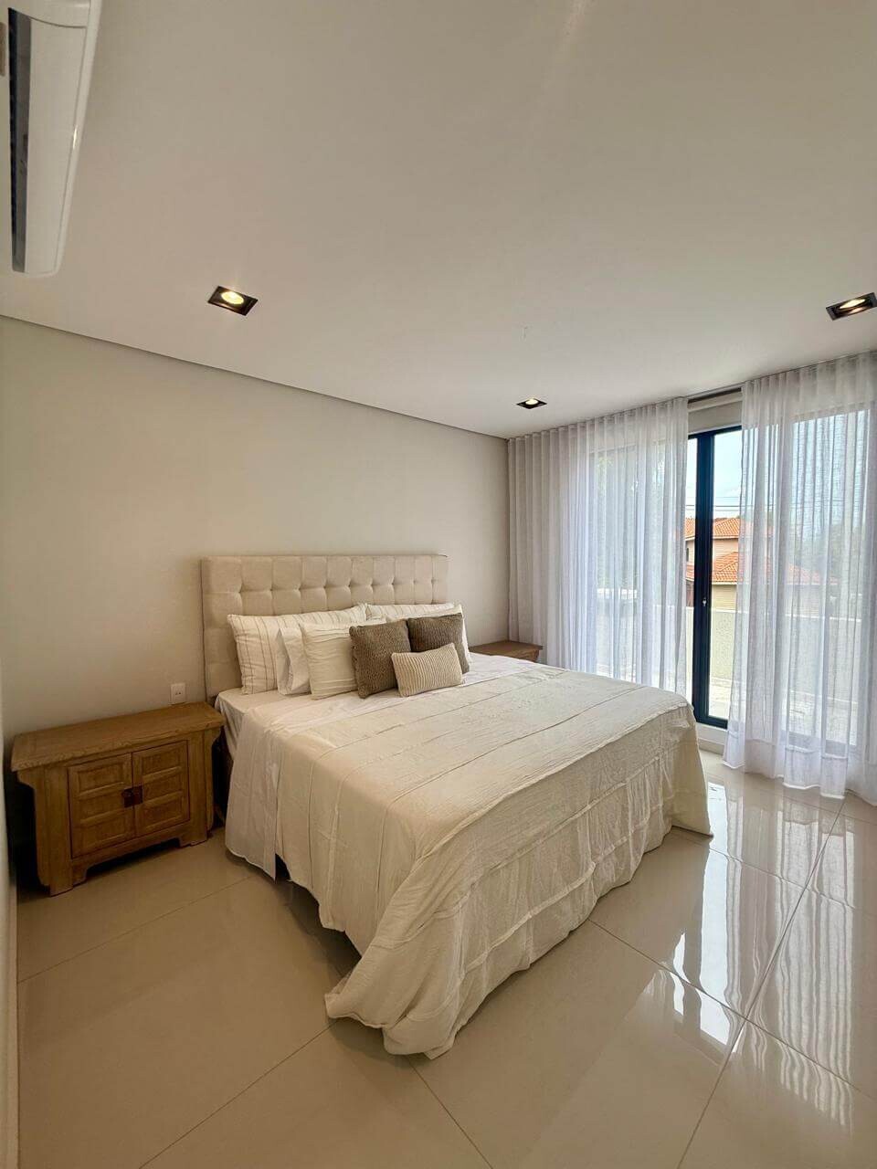 modernes-schlafzimmer-moebliert-architektenhaus-3