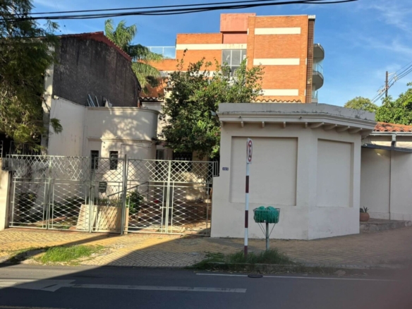 &Lt;Trp-Post-Container Data-Trp-Post-Id='50347'&Gt;Top-Investment In Asunción: Strategisches Eckgrundstück Im Begehrten Barrio Seminario&Lt;/Trp-Post-Container&Gt;