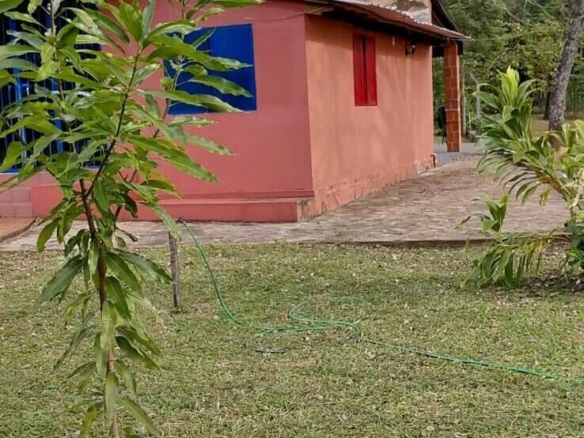 TOP-LAGE in Altos, Paraguay: Großes Grundstück (2.500 m²) mit 2 Häusern zu verkaufen – Perfekt für Auswanderer oder Gewerbe!