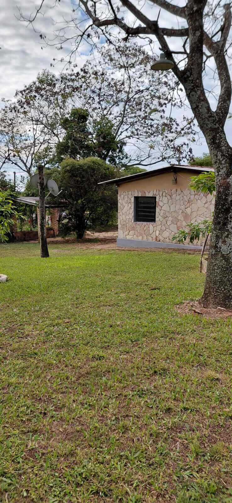 TOP-LAGE in Altos, Paraguay: Großes Grundstück (2.500 m²) mit 2 Häusern zu verkaufen – Perfekt für Auswanderer oder Gewerbe!