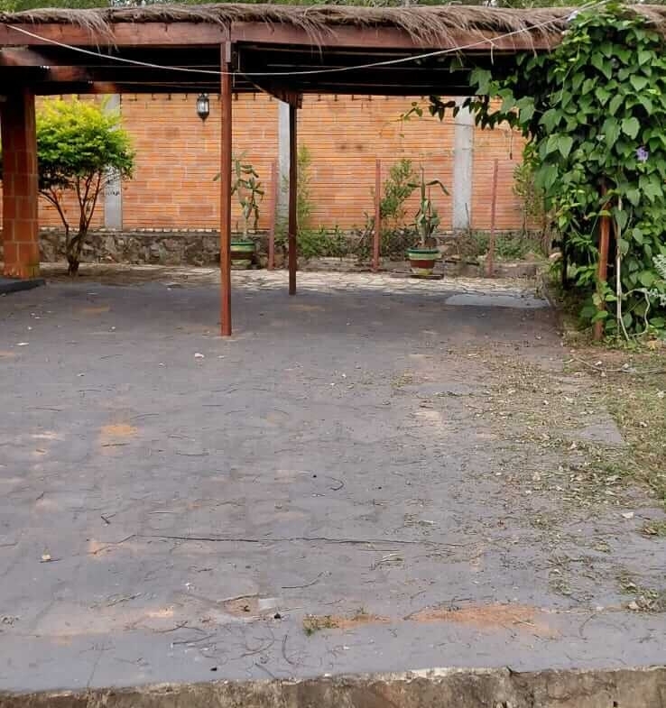 738