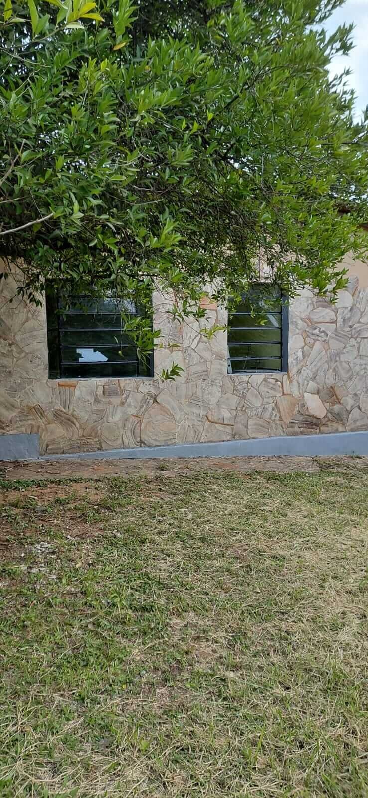 TOP-LAGE in Altos, Paraguay: Großes Grundstück (2.500 m²) mit 2 Häusern zu verkaufen – Perfekt für Auswanderer oder Gewerbe!
