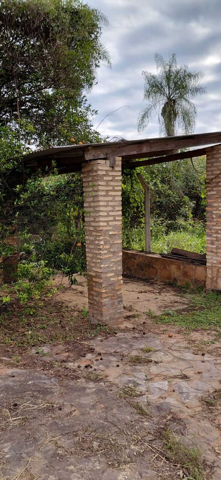 TOP-LAGE in Altos, Paraguay: Großes Grundstück (2.500 m²) mit 2 Häusern zu verkaufen – Perfekt für Auswanderer oder Gewerbe!