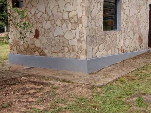 TOP-LAGE in Altos, Paraguay: Großes Grundstück (2.500 m²) mit 2 Häusern zu verkaufen – Perfekt für Auswanderer oder Gewerbe!