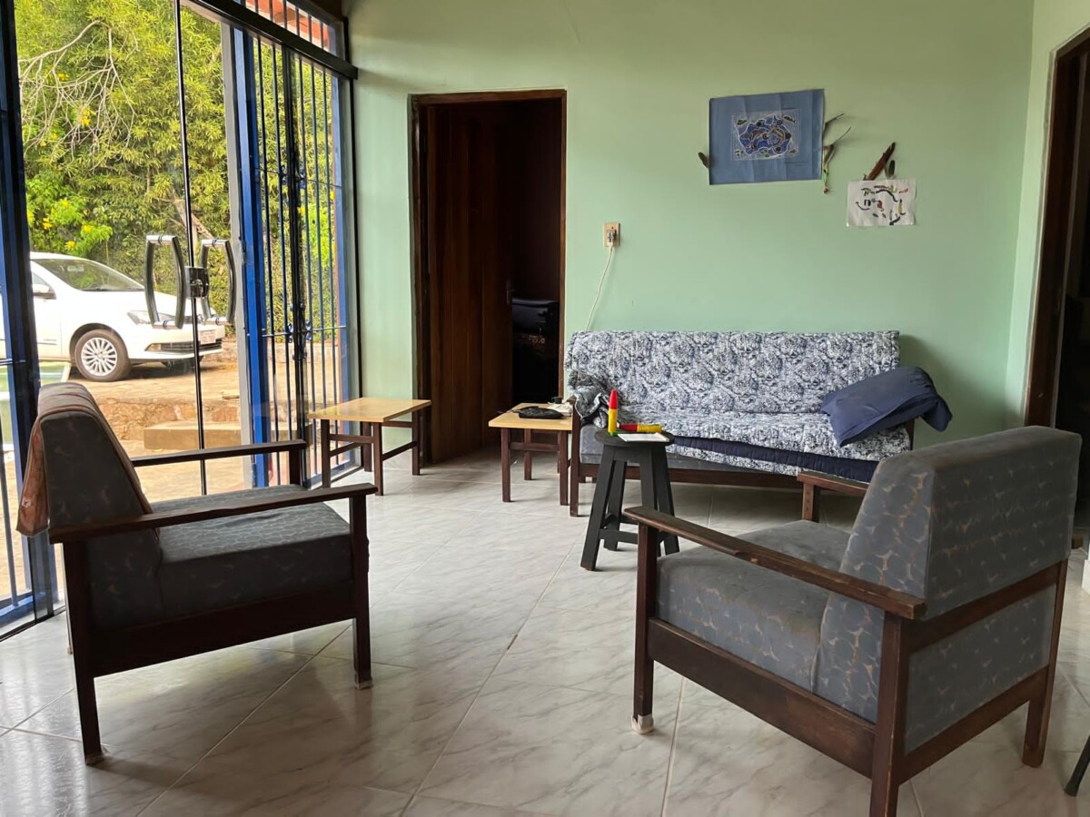 TOP-LAGE in Altos, Paraguay: Großes Grundstück (2.500 m²) mit 2 Häusern zu verkaufen – Perfekt für Auswanderer oder Gewerbe!