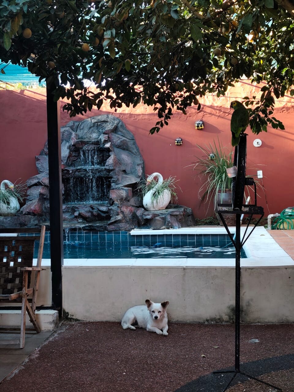 Sofort bezugsfertig in Areguá: Komplett möbliertes Massivhaus mit Pool & Quincho zu verkaufen
