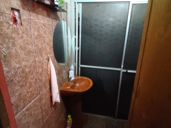 Sofort bezugsfertig in Areguá: Komplett möbliertes Massivhaus mit Pool & Quincho zu verkaufen