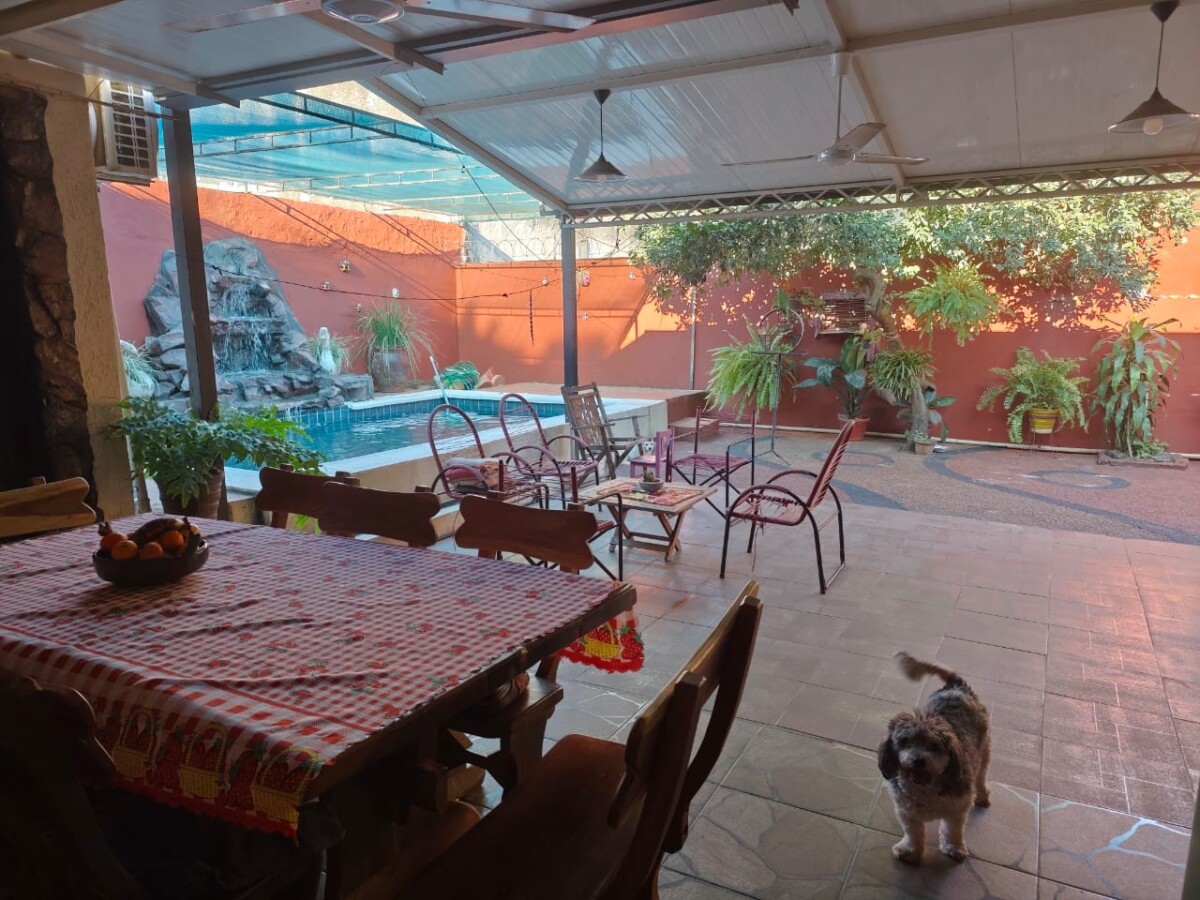 Sofort bezugsfertig in Areguá: Komplett möbliertes Massivhaus mit Pool & Quincho zu verkaufen
