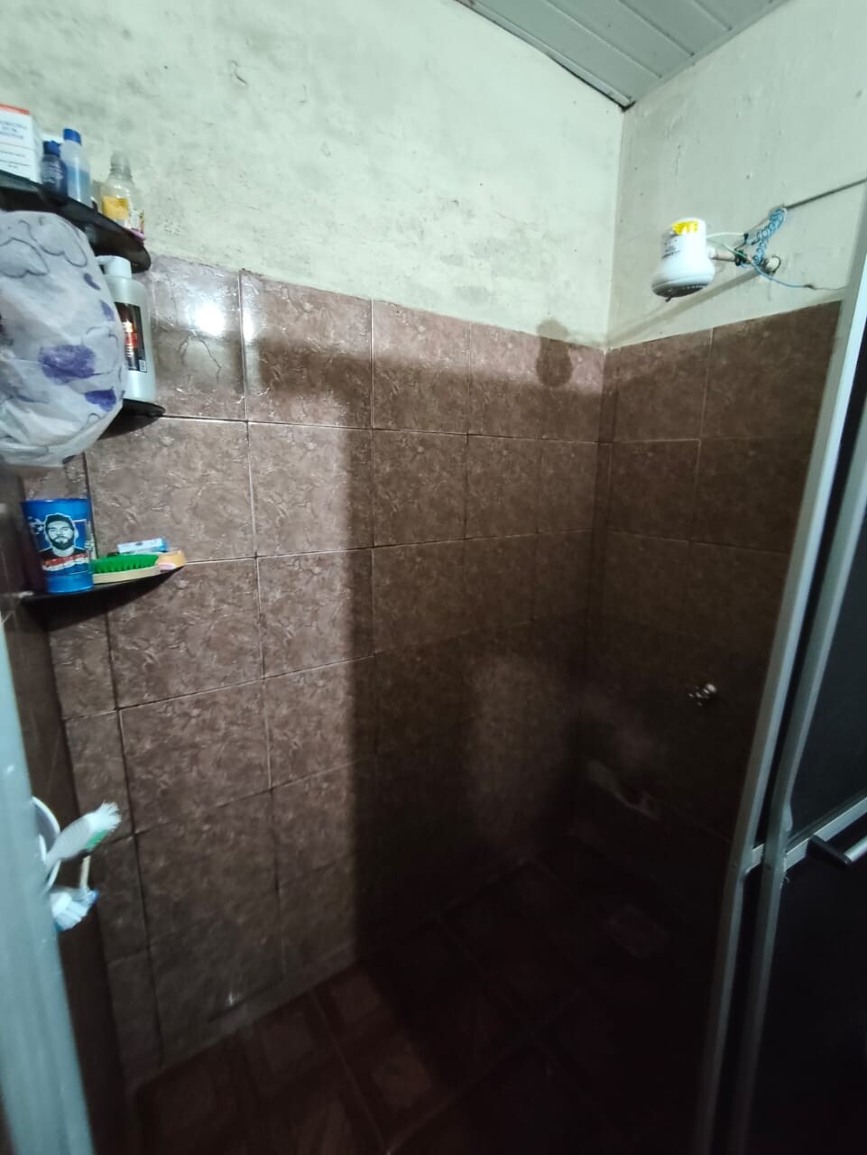 Sofort bezugsfertig in Areguá: Komplett möbliertes Massivhaus mit Pool & Quincho zu verkaufen