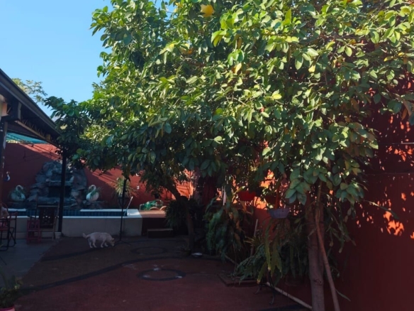 Sofort bezugsfertig in Areguá: Komplett möbliertes Massivhaus mit Pool & Quincho zu verkaufen