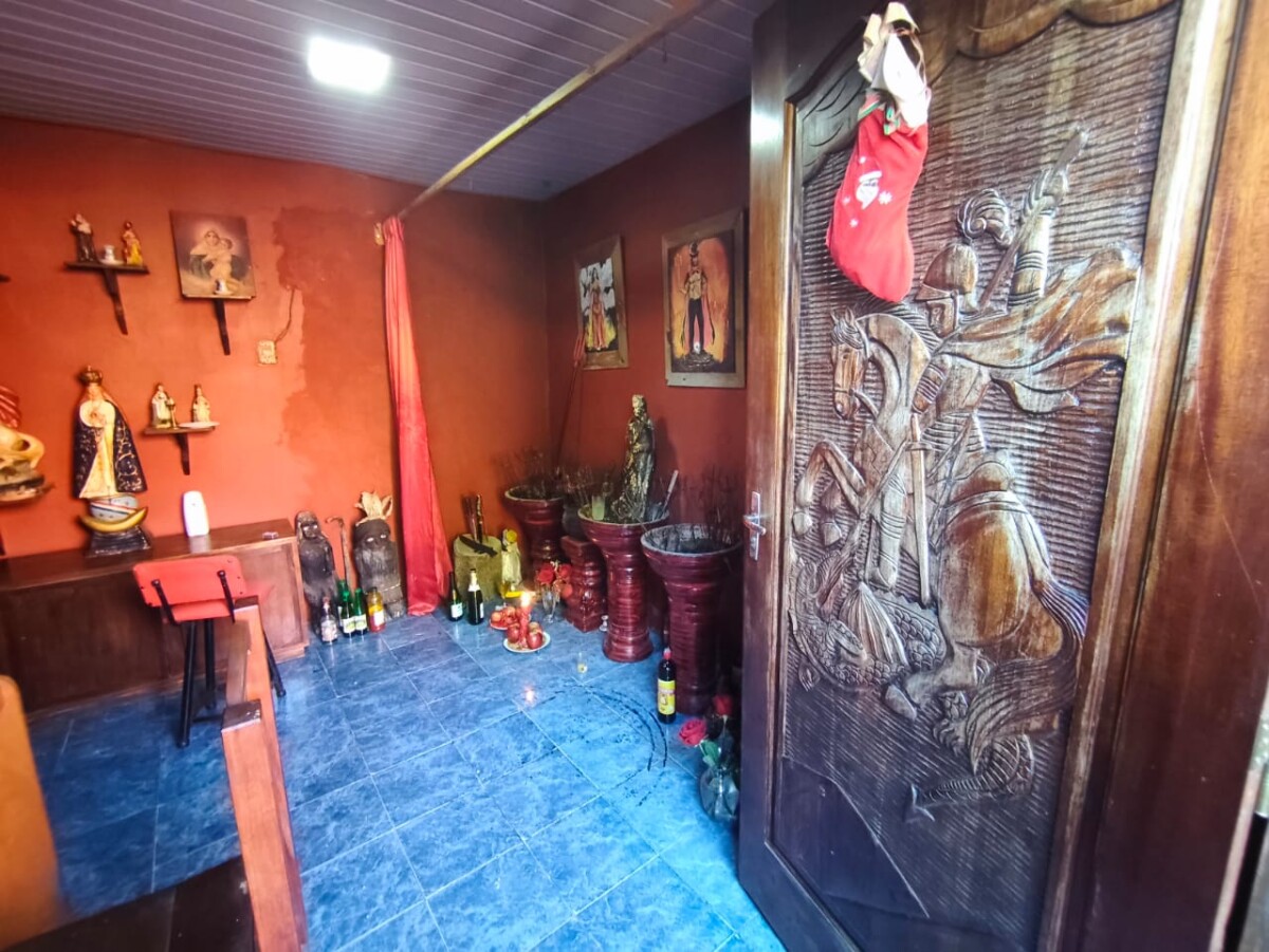 Sofort bezugsfertig in Areguá: Komplett möbliertes Massivhaus mit Pool & Quincho zu verkaufen