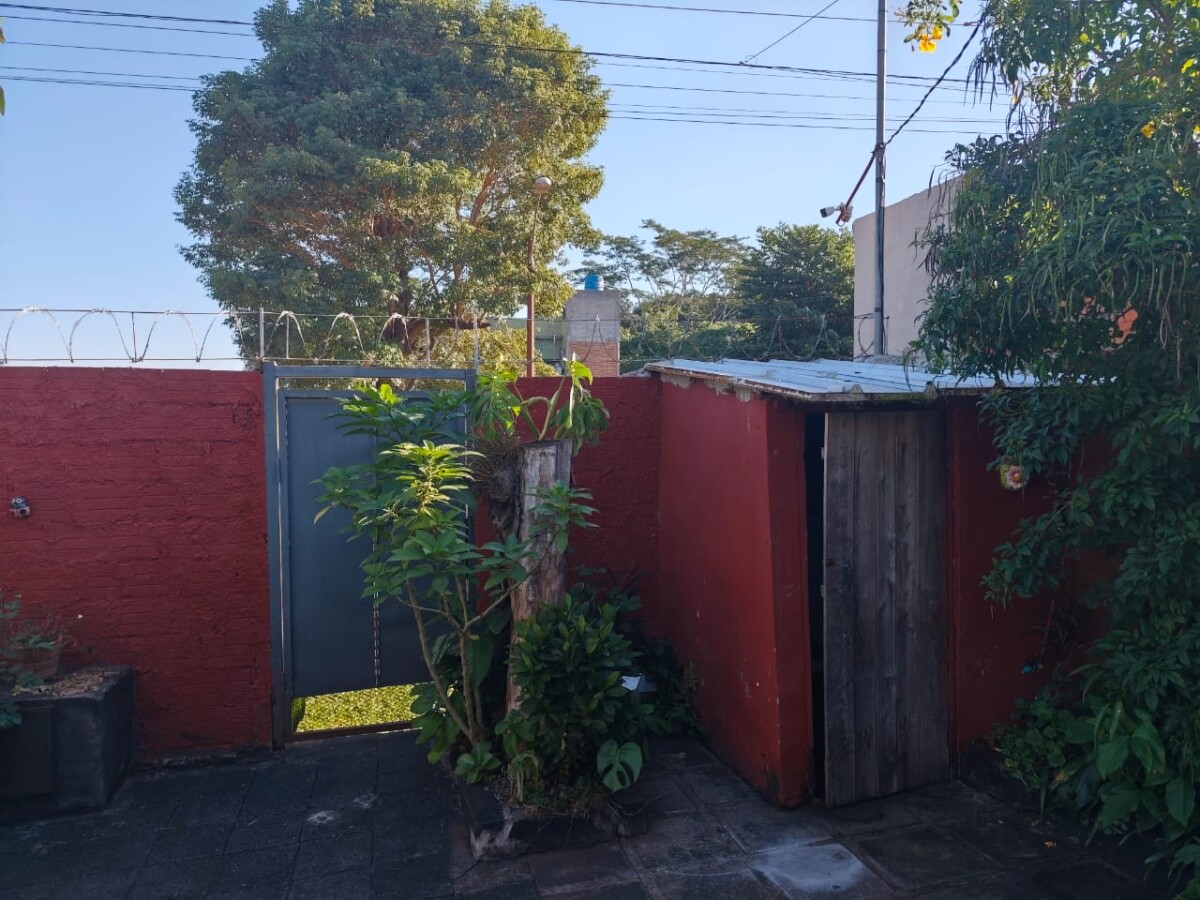 Sofort bezugsfertig in Areguá: Komplett möbliertes Massivhaus mit Pool & Quincho zu verkaufen