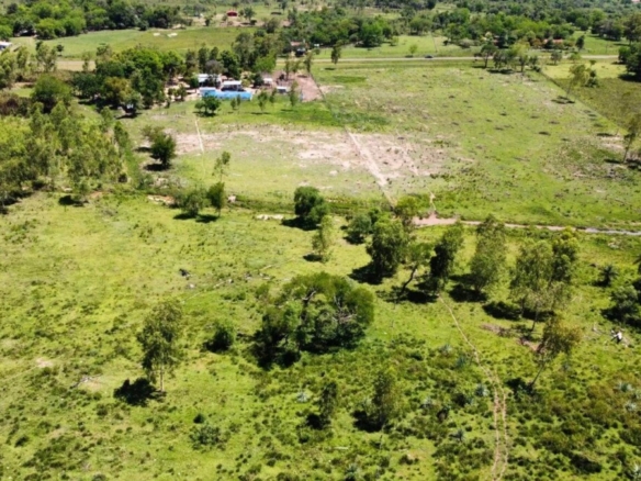 NATURPARADIES MIT 12,9 HEKTAR, HAUS UND EIGENEN QUELLEN – LA COLMENA / ACAHAY