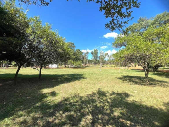 Baugrundstück in Paraguay kaufen: 1.535 m² Traumlage in der ELDORADO Residencia Cordilleras bei Atyrá (mit Titel)