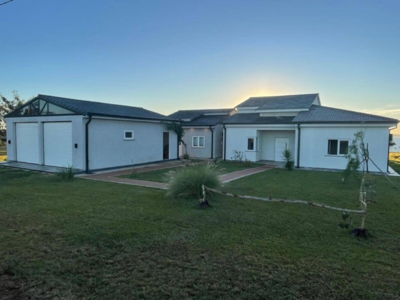 Luxusvilla Mit Gästehaus Direkt Am Paraná