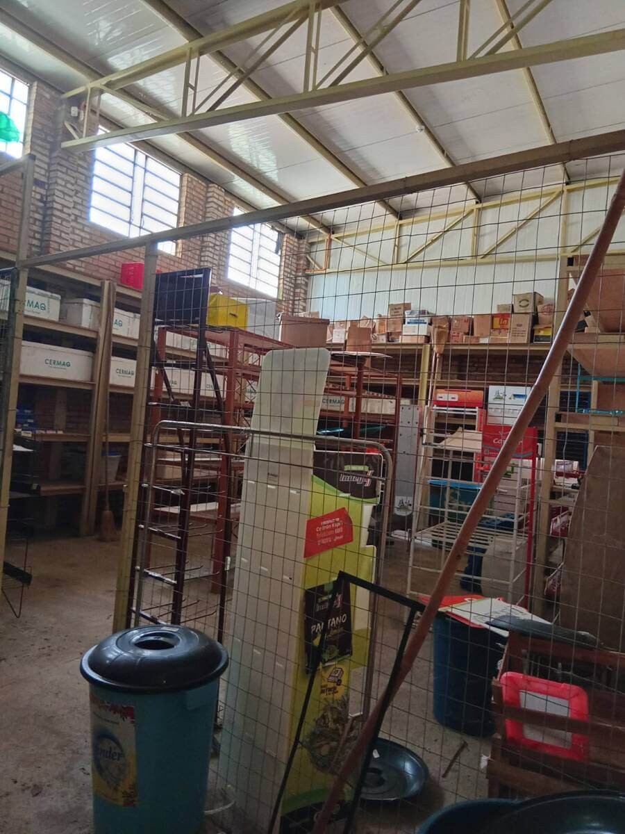 gewerbegrundstueck-kaufen-halle-wohnbereich-nueva-colombia (12) Gewerbe- & Lagerhalle mit Büro und Wohnbereich (Teil 1/2)