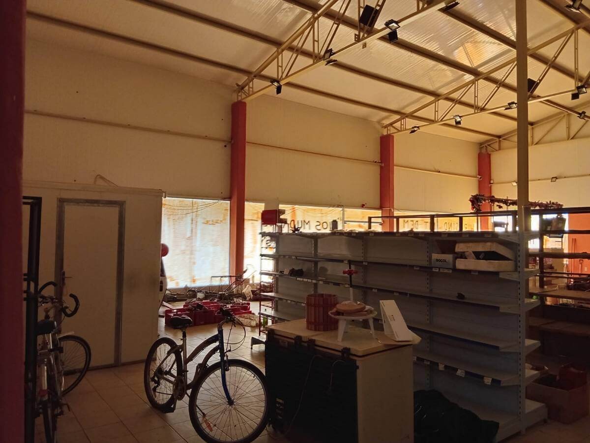 gewerbegrundstueck-kaufen-halle-wohnbereich-nueva-colombia (16) Gewerbe- & Lagerhalle mit Büro und Wohnbereich (Teil 1/2)