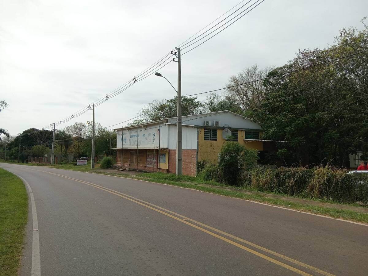 gewerbegrundstueck-kaufen-halle-wohnbereich-nueva-colombia (23) Gewerbe- & Lagerhalle mit Büro und Wohnbereich (Teil 1/2)
