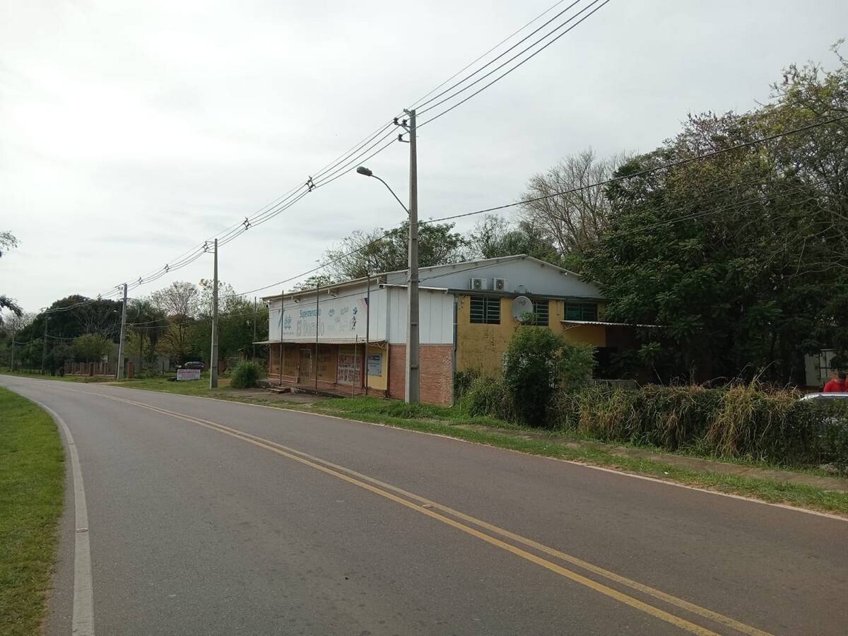 gewerbegrundstueck-kaufen-halle-wohnbereich-nueva-colombia (23) Gewerbe- & Lagerhalle mit Büro und Wohnbereich (Teil 1/2)