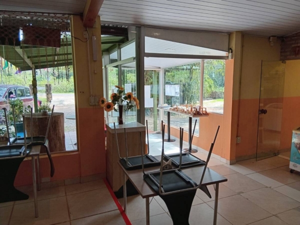 Gut laufendes Restaurant & Marktkomplex bereit zur Übernahme (Teil 2/2)