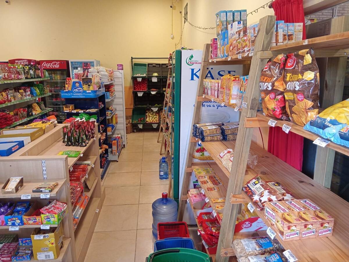 supermarkt-kaufen-paraguay-nueva-colombia (3) Gut laufendes Restaurant & Marktkomplex bereit zur Übernahme (Teil 2/2)